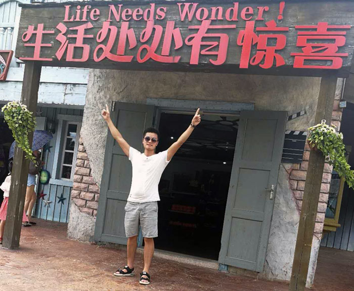 身为年轻一代的90后，但他看起来却比同龄人多了那份沉稳，他就是本次专访的新闻人物——湖南岳阳总代理秦志雄。