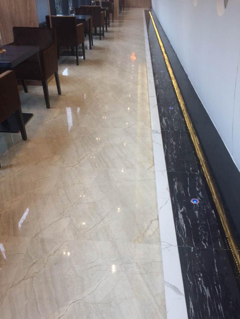 榆林咖曼特航空主题西餐厅过路